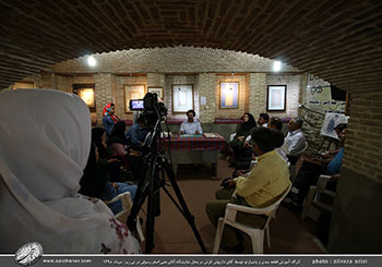 گزارش تصویری از برگزاری کارگاه آموزش قطعه بندی و پاسپارتو توسط هنرمند صاحب نام کشور آقای داریوش تازش در حاشیه برگزاری نمایشگاه خوشنویسی آقای علی اصغر رسولی در شهرستان نی ریز-مرداد1398