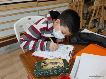 برگزاری آزمون پایان دوره کلاس خوشنویسی و خلاقیت کودکان در آموزشگاه هنرهای تجسمی عزیزی